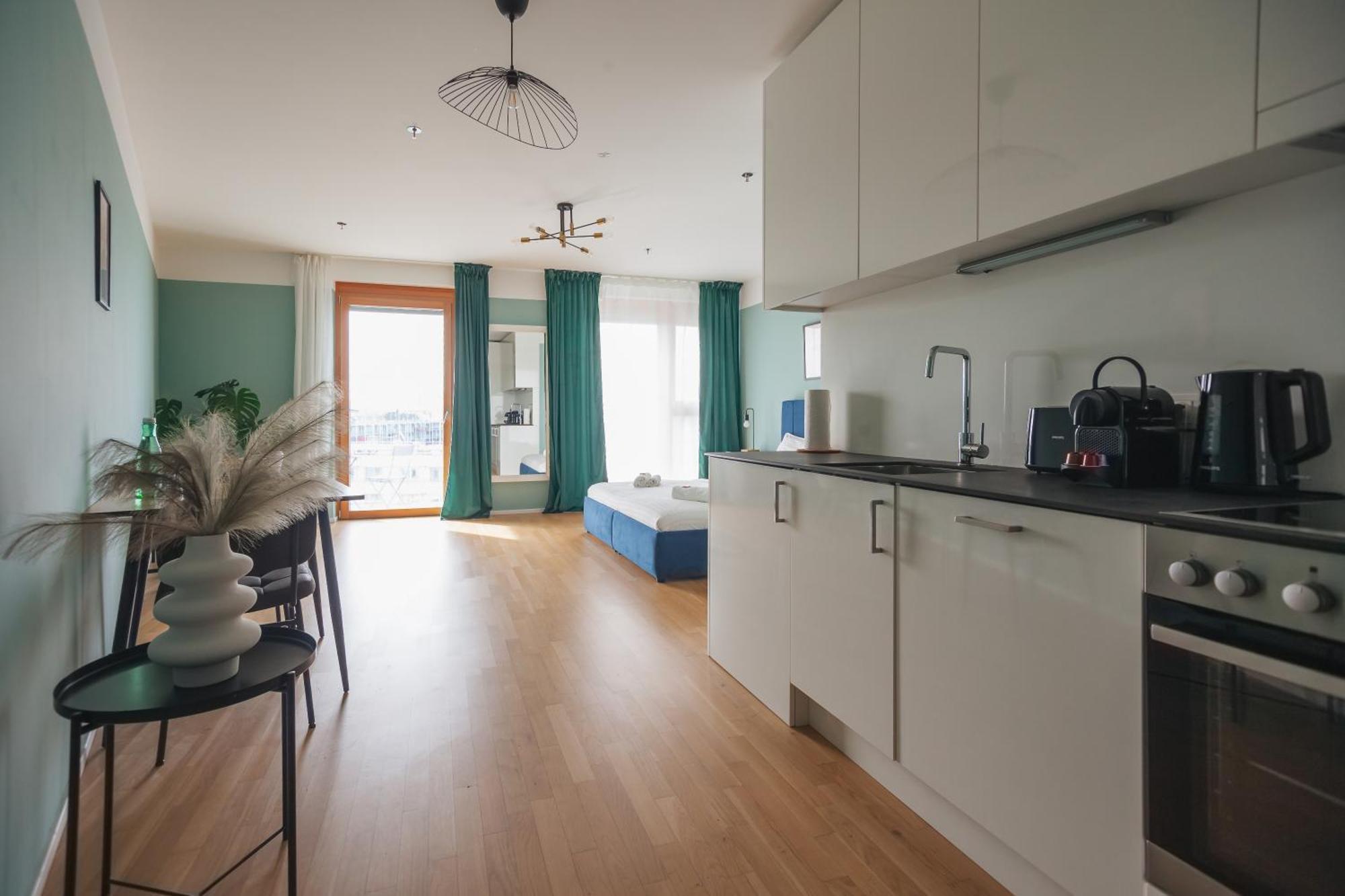 וינה Decorous Cozy City View Suite מראה חיצוני תמונה