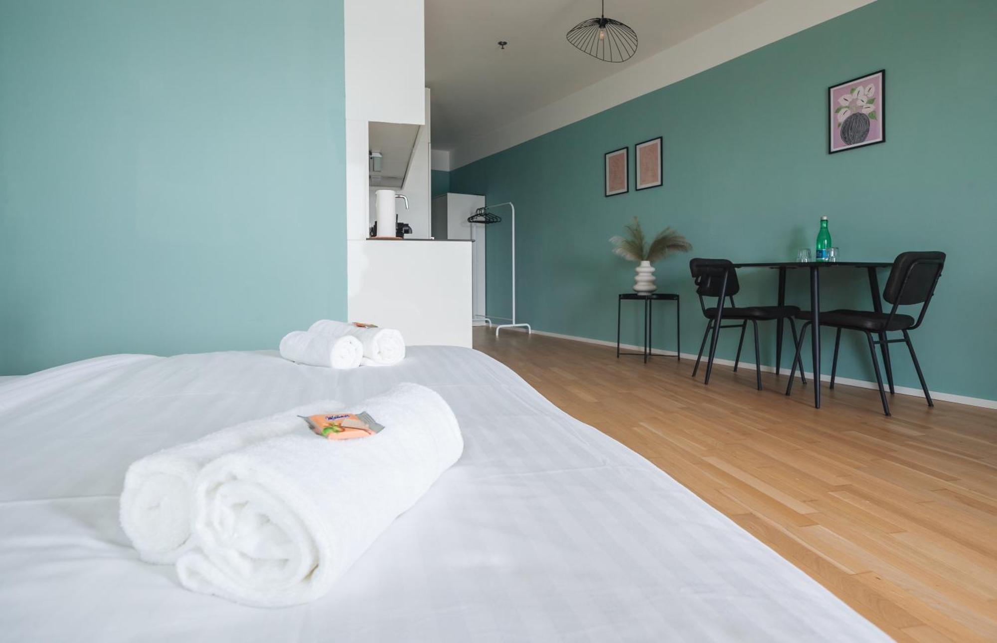 וינה Decorous Cozy City View Suite מראה חיצוני תמונה