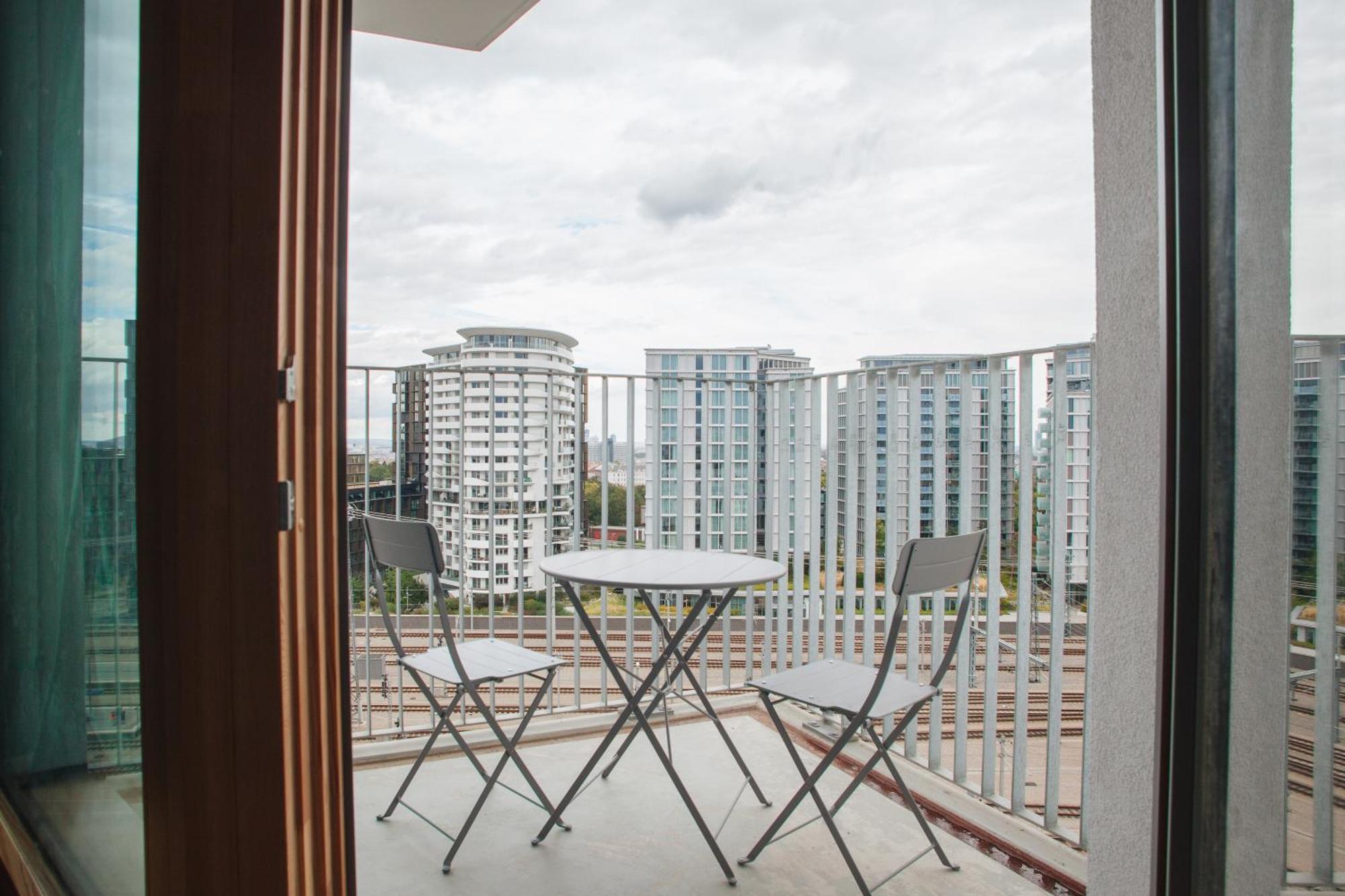 וינה Decorous Cozy City View Suite מראה חיצוני תמונה