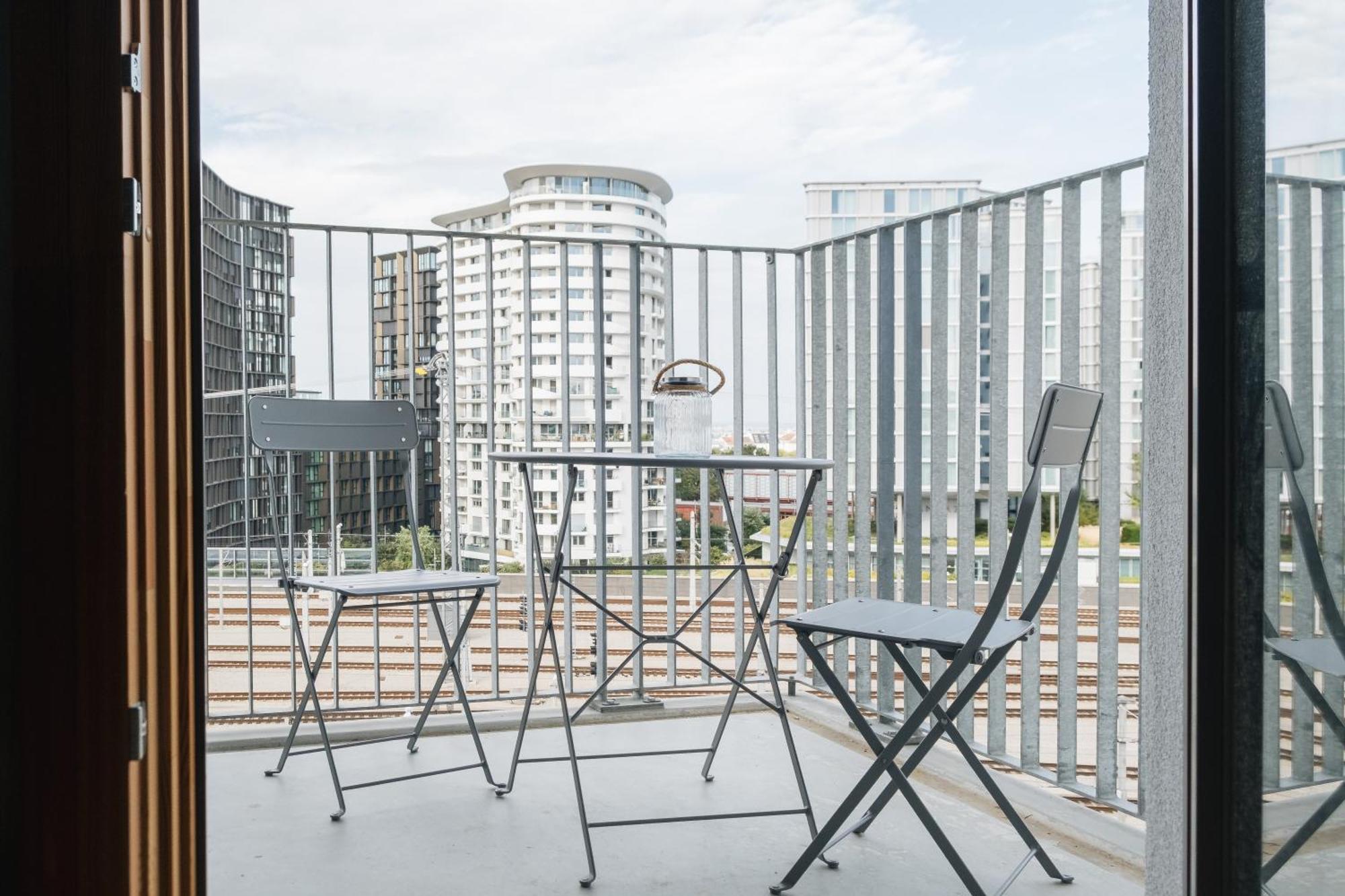 וינה Decorous Cozy City View Suite מראה חיצוני תמונה